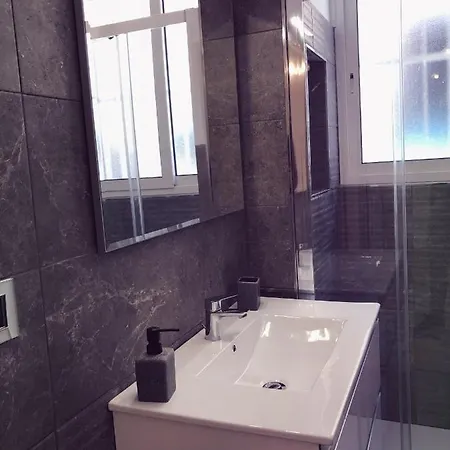 Апартаменты Ylli House Санремо