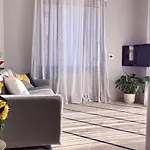 アパート Ylli House