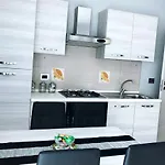 Ylli House アパート サンレモ