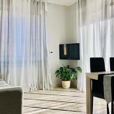 Ylli House
