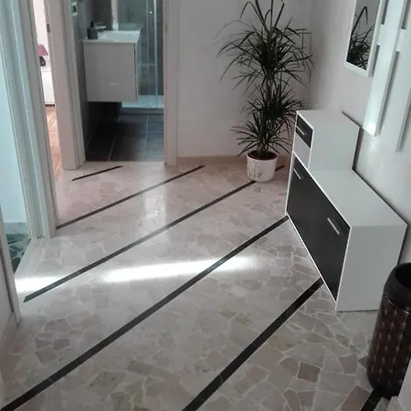 Apartment Ylli House Sanremo