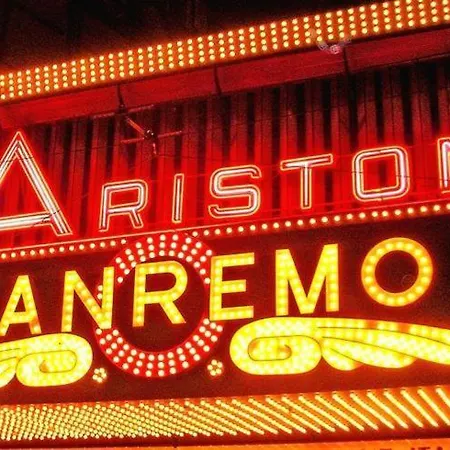 아파트 Ylli House 산레모